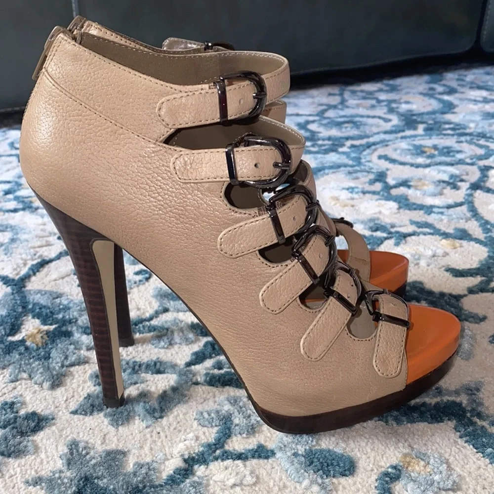 Beautiful Leather Strappy Heel’s by Aldo - Picture 2 of 10